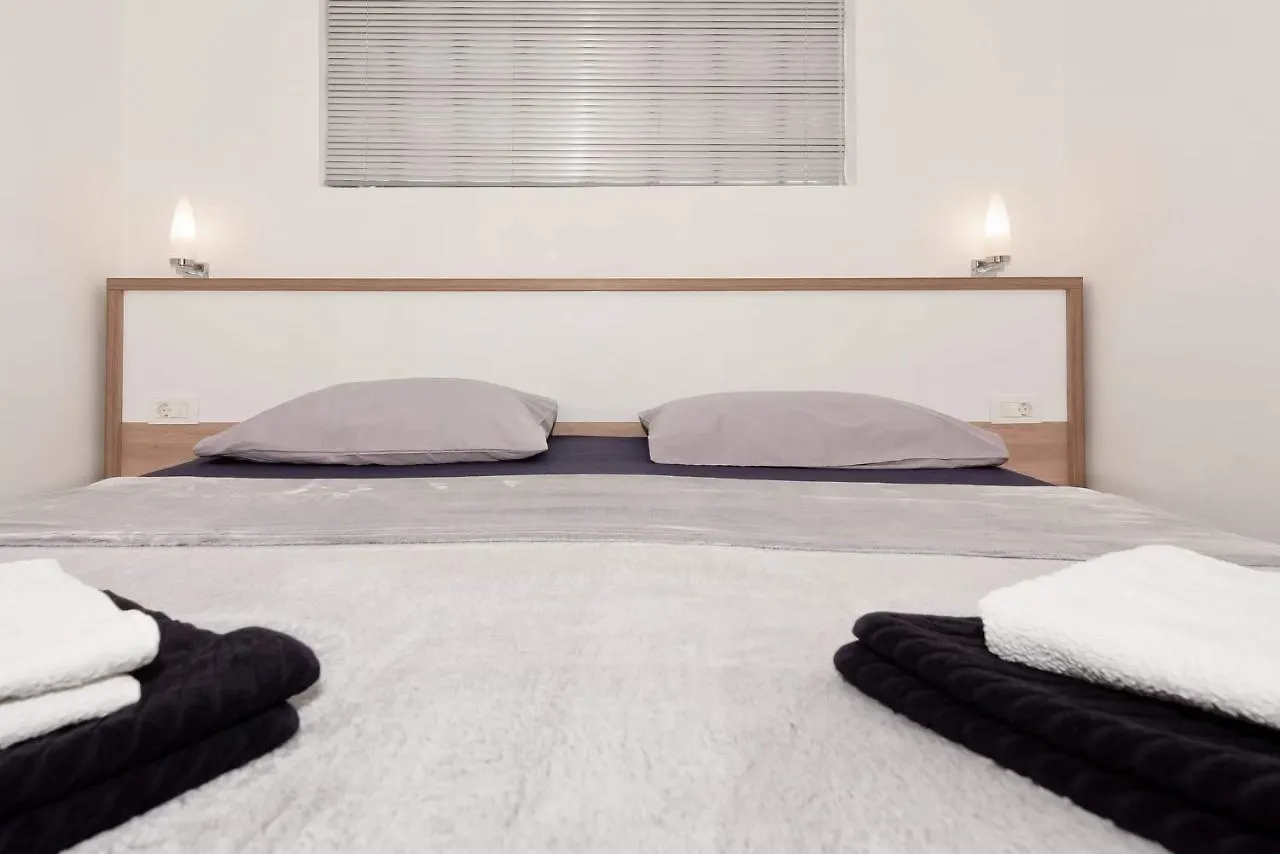 Apartment White Pearl Razanac