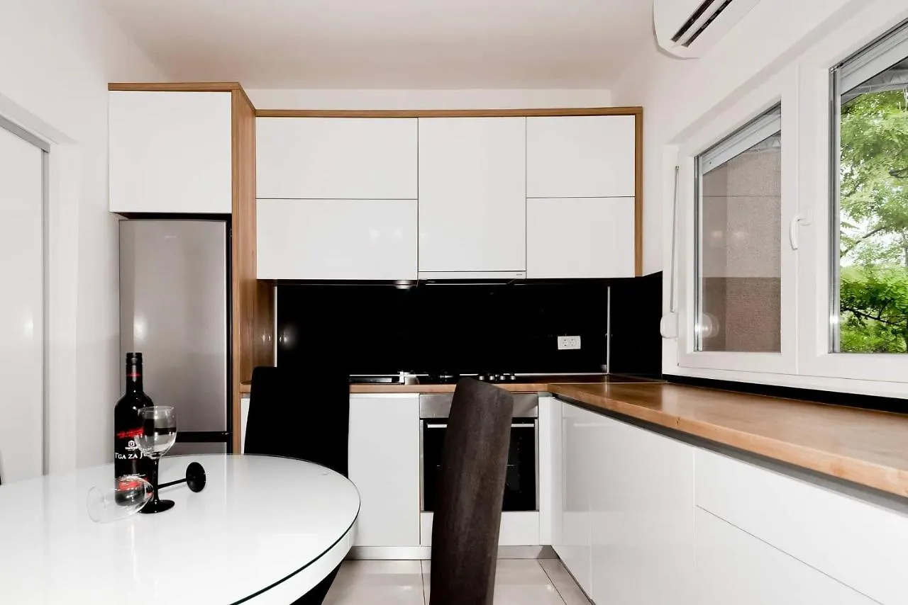 Apartment White Pearl Razanac