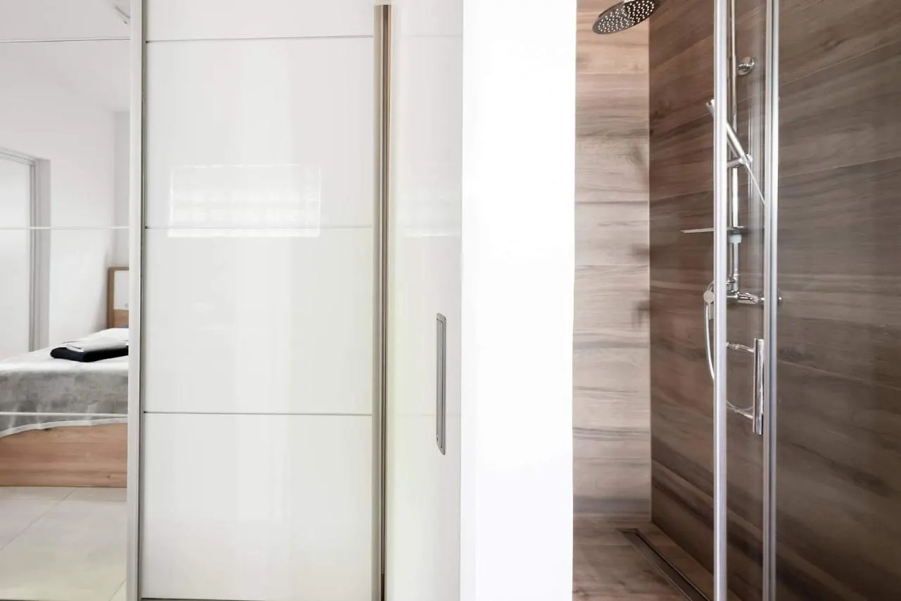 Apartment White Pearl Razanac