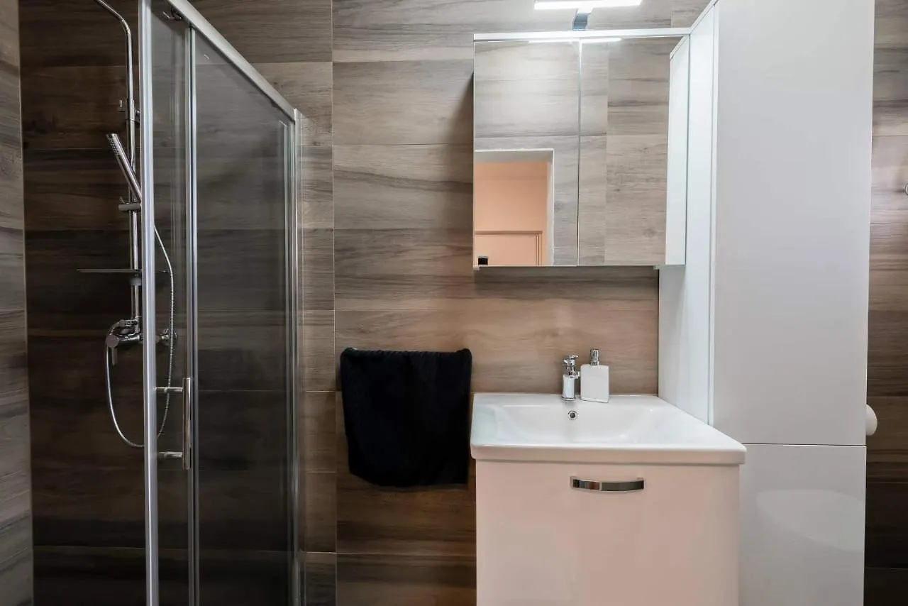 Apartment White Pearl Razanac